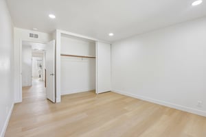 239541 - 3405 Cedardale Dr-S2908-042.jpg