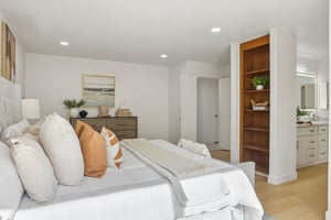 239541 - 3405 Cedardale Dr-S2908-046.jpg