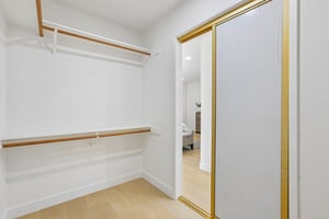 239541 - 3405 Cedardale Dr-S2908-048.jpg
