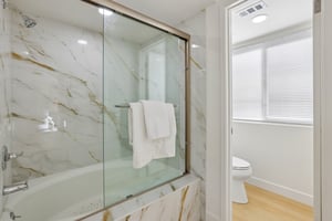 239541 - 3405 Cedardale Dr-S2908-050.jpg