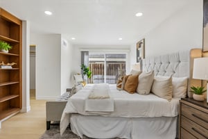 239541 - 3405 Cedardale Dr-S2908-053.jpg