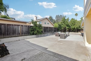 239541 - 3405 Cedardale Dr-S2908-059.jpg