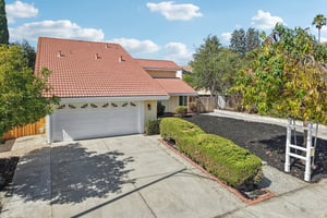 239541 - 3405 Cedardale Dr-S2908-067.jpg