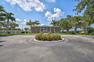 Oakwood Manor - SRQ-2