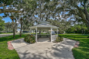 Oakwood Manor - SRQ-9