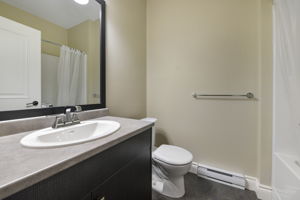 Suite Bathroom