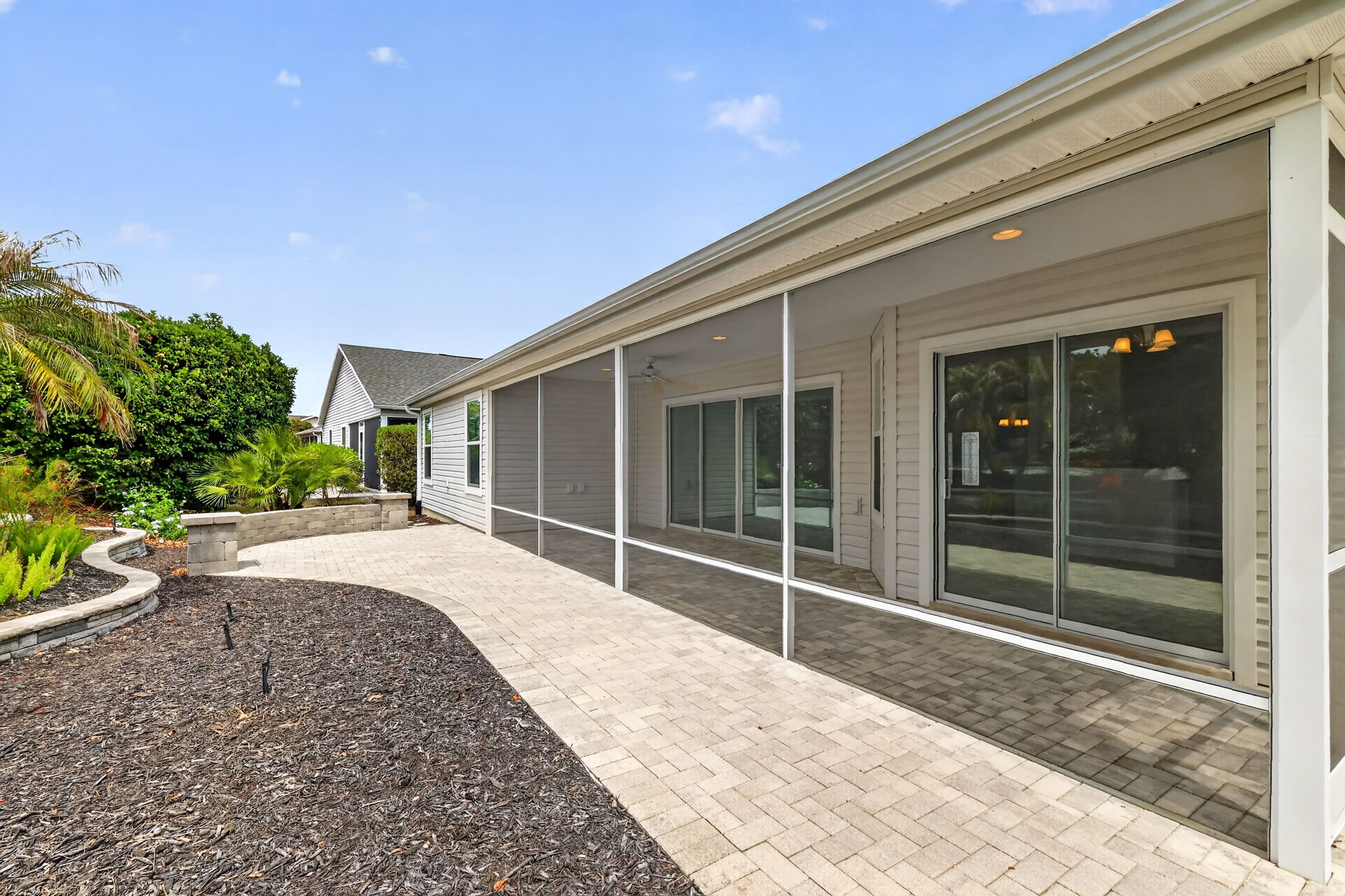 EXPANSIVE PAVER Patio with Knee High Wall