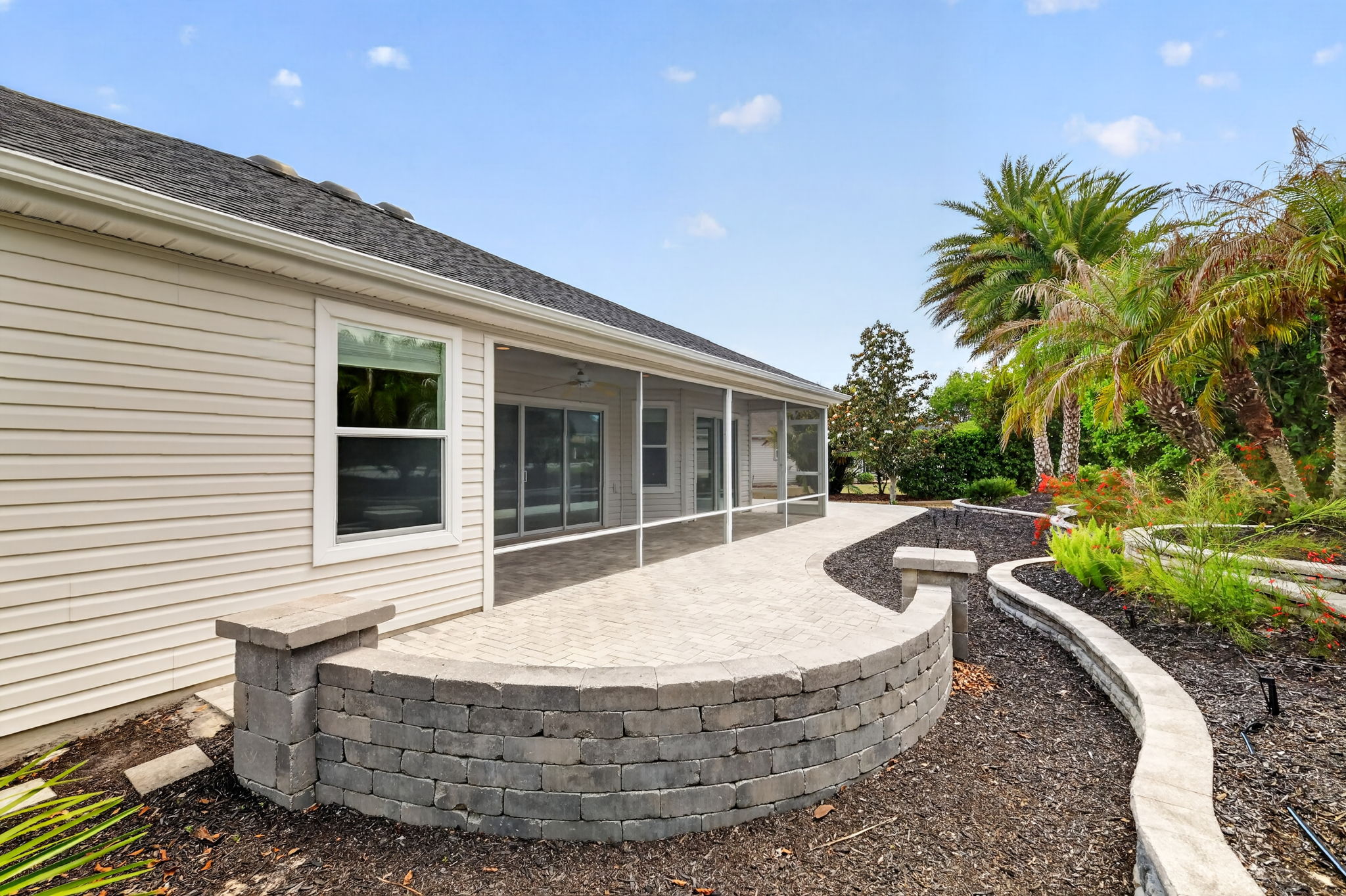 EXPANSIVE PAVER Patio with Knee High Wall