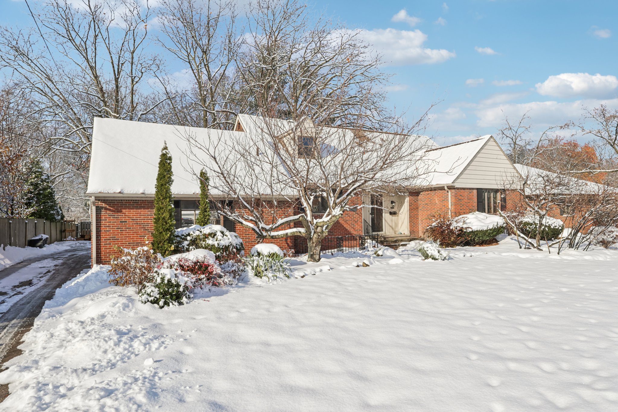 Rocky River Dr-S0312-004.jpg