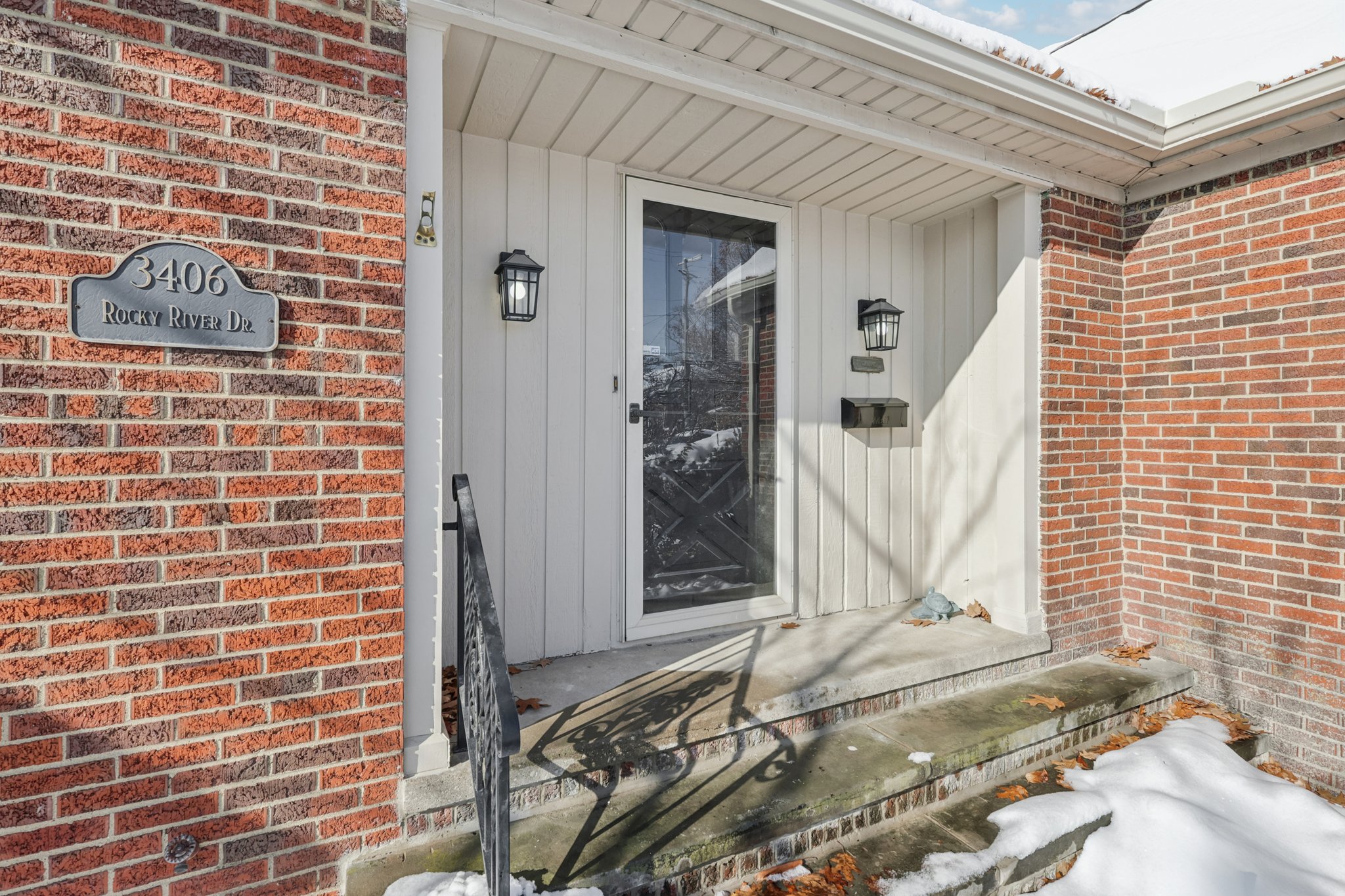 Rocky River Dr-S0312-005.jpg