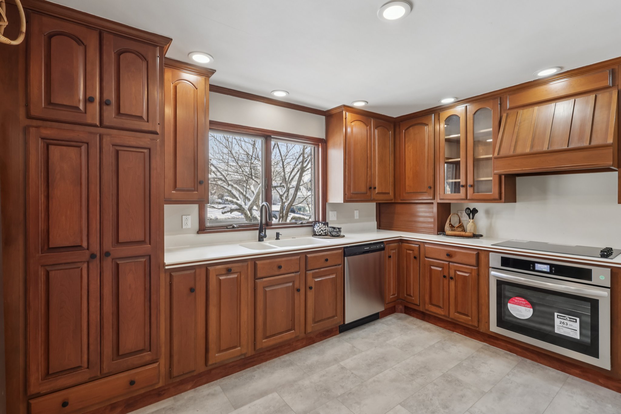 Rocky River Dr-S0312-019.jpg