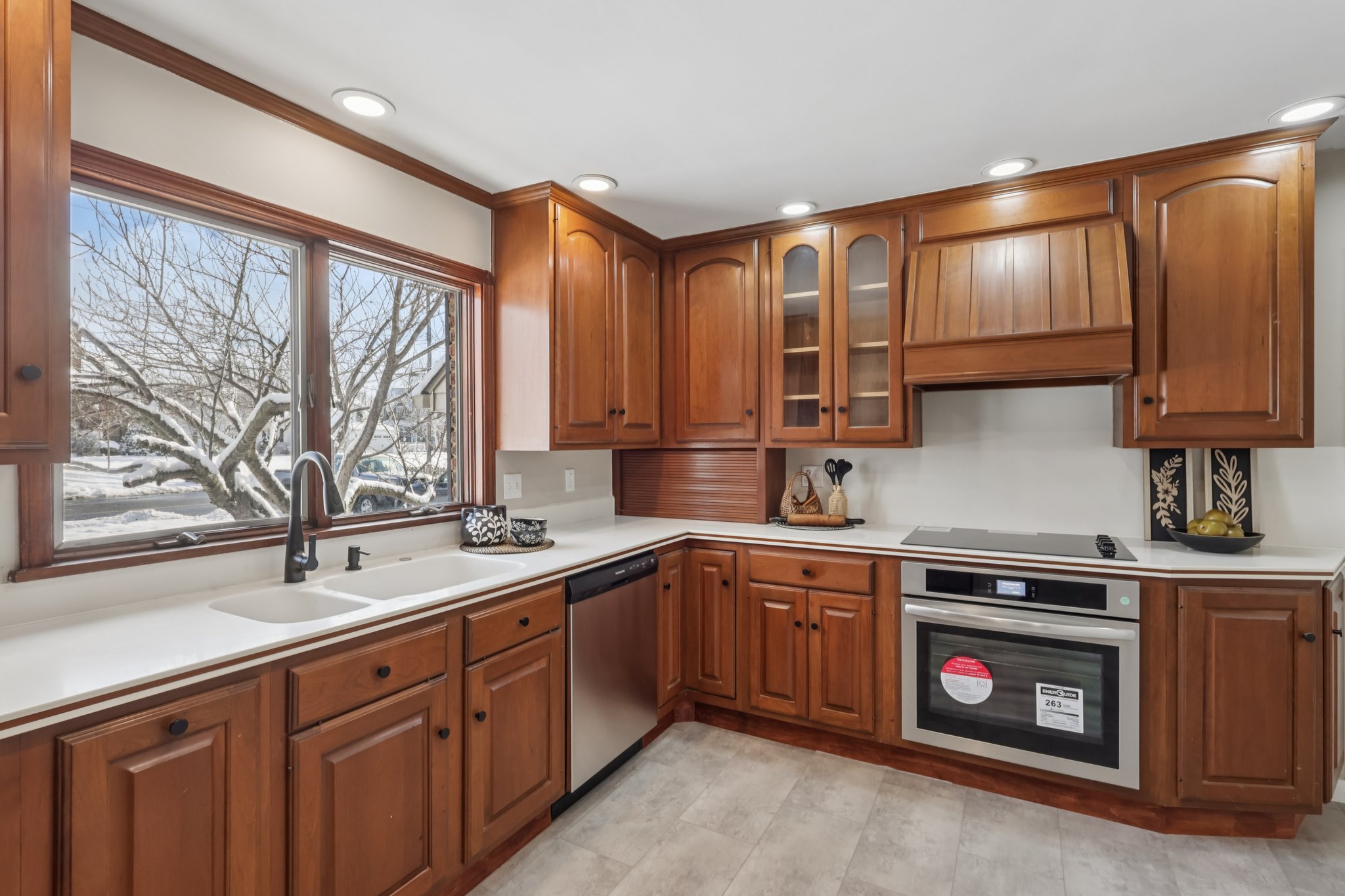 Rocky River Dr-S0312-022.jpg