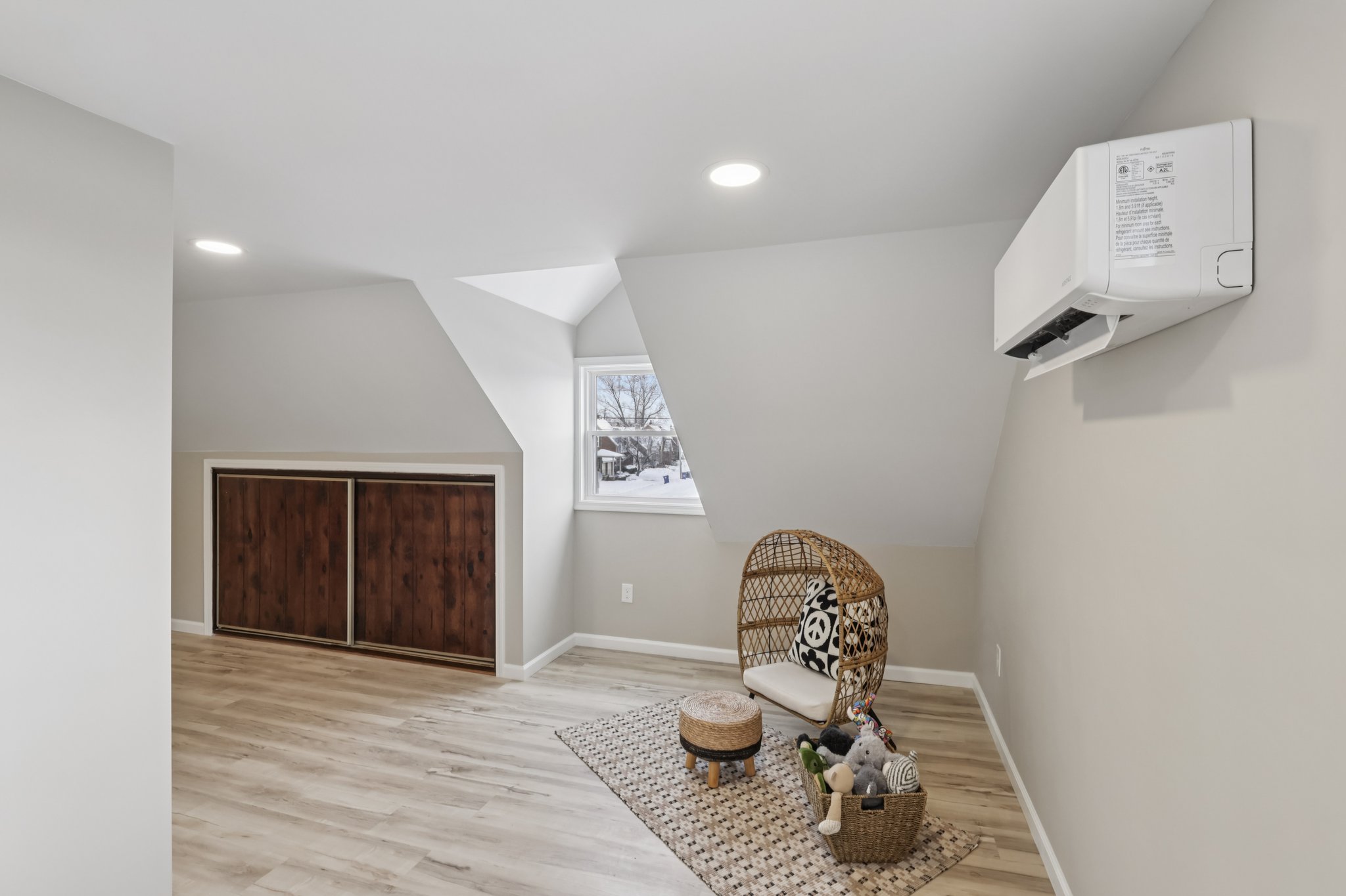 Rocky River Dr-S0312-049.jpg