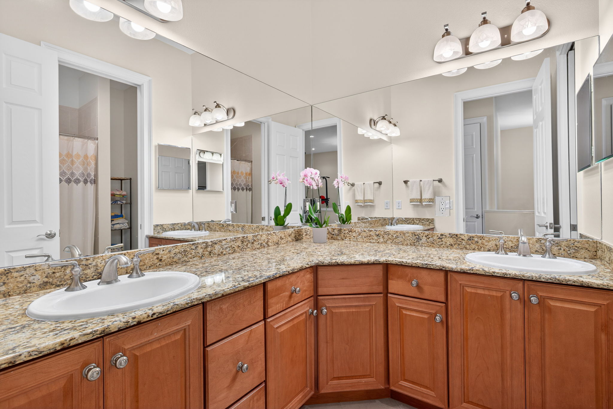 Guest Bathroom 2