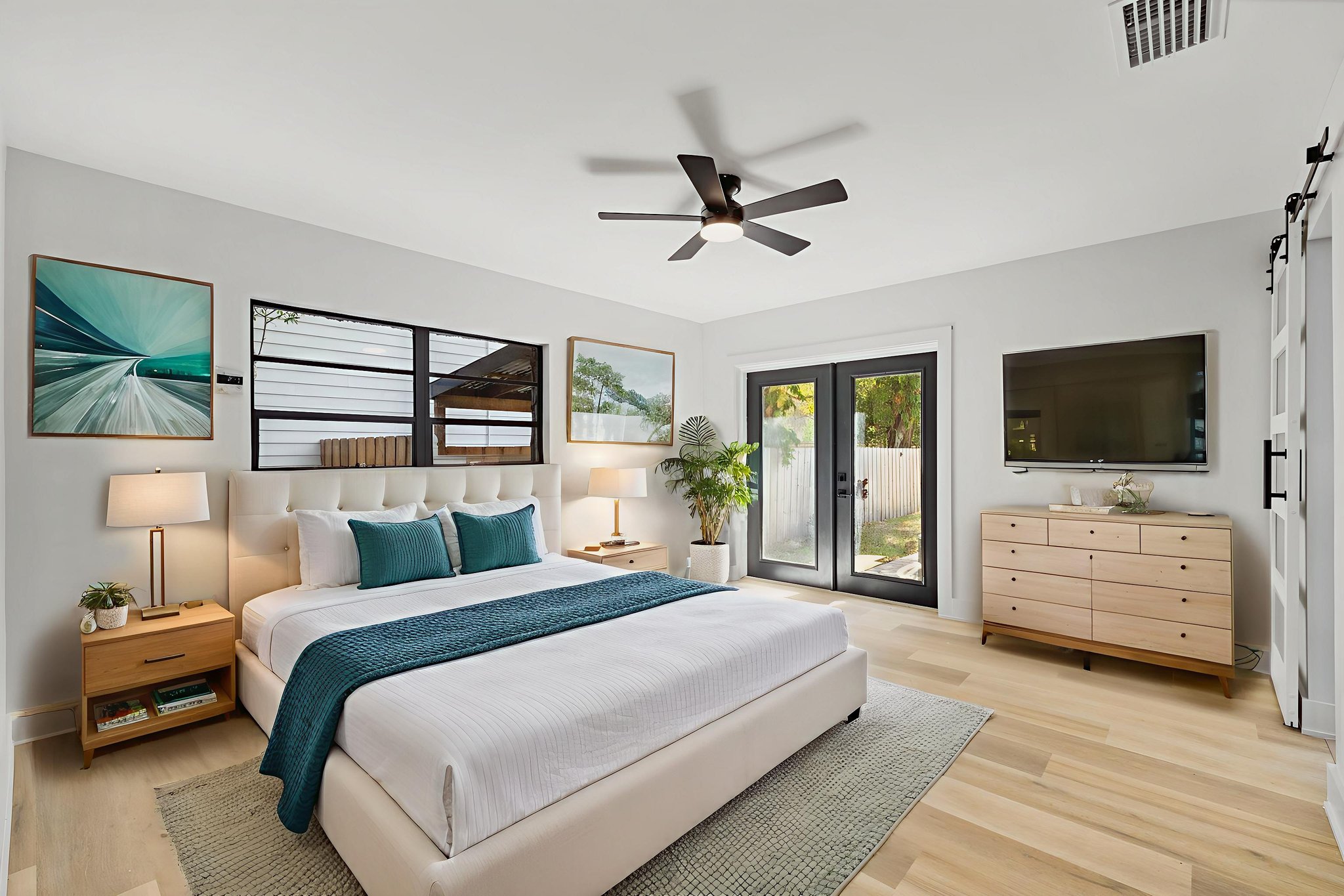 0S0A4800 virtually staged.jpeg