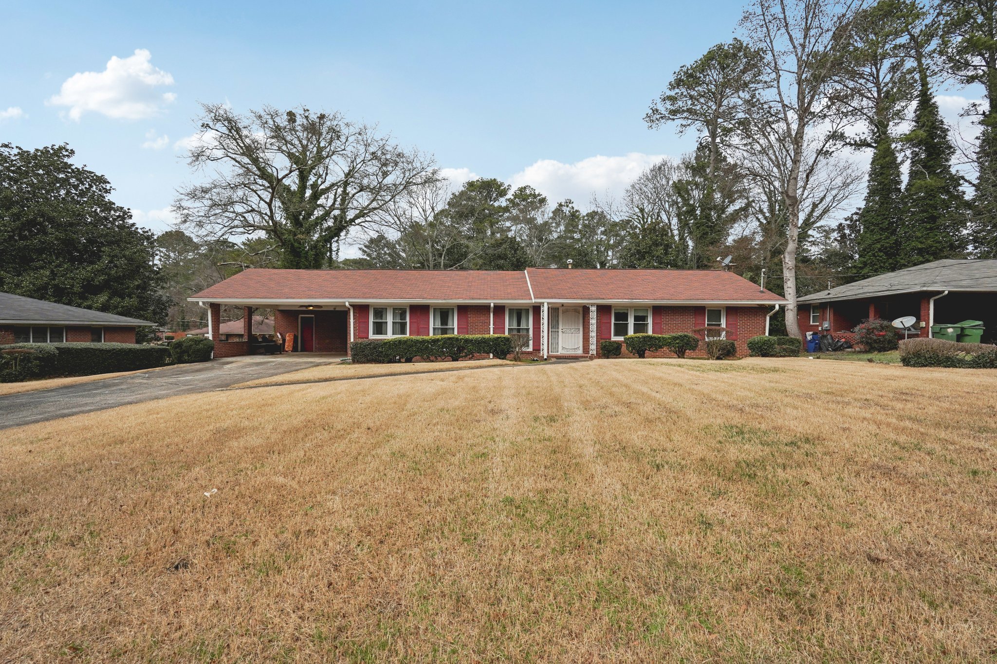 W Manor Ln-S0301-002.jpg