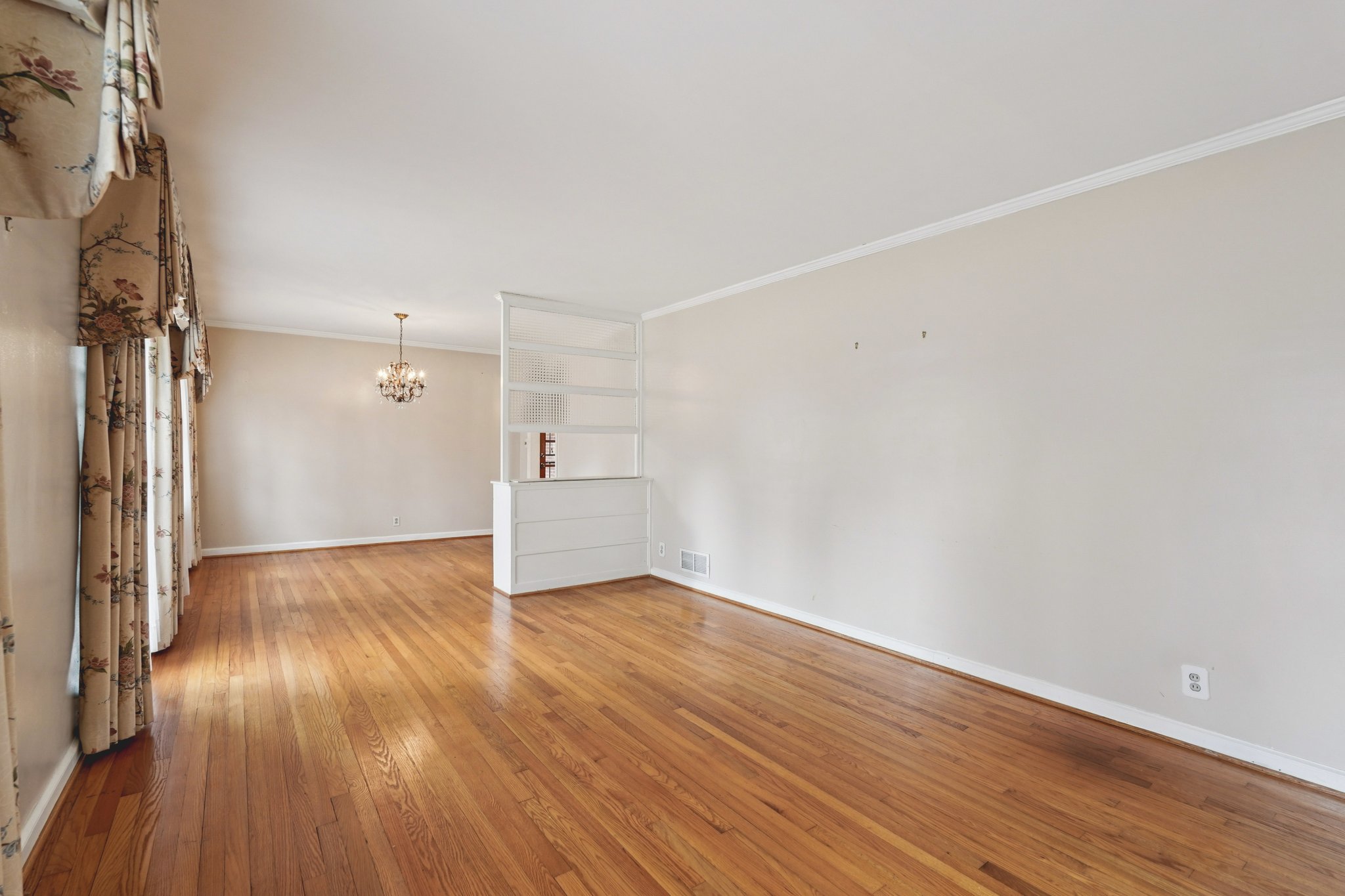 W Manor Ln-S0301-017.jpg