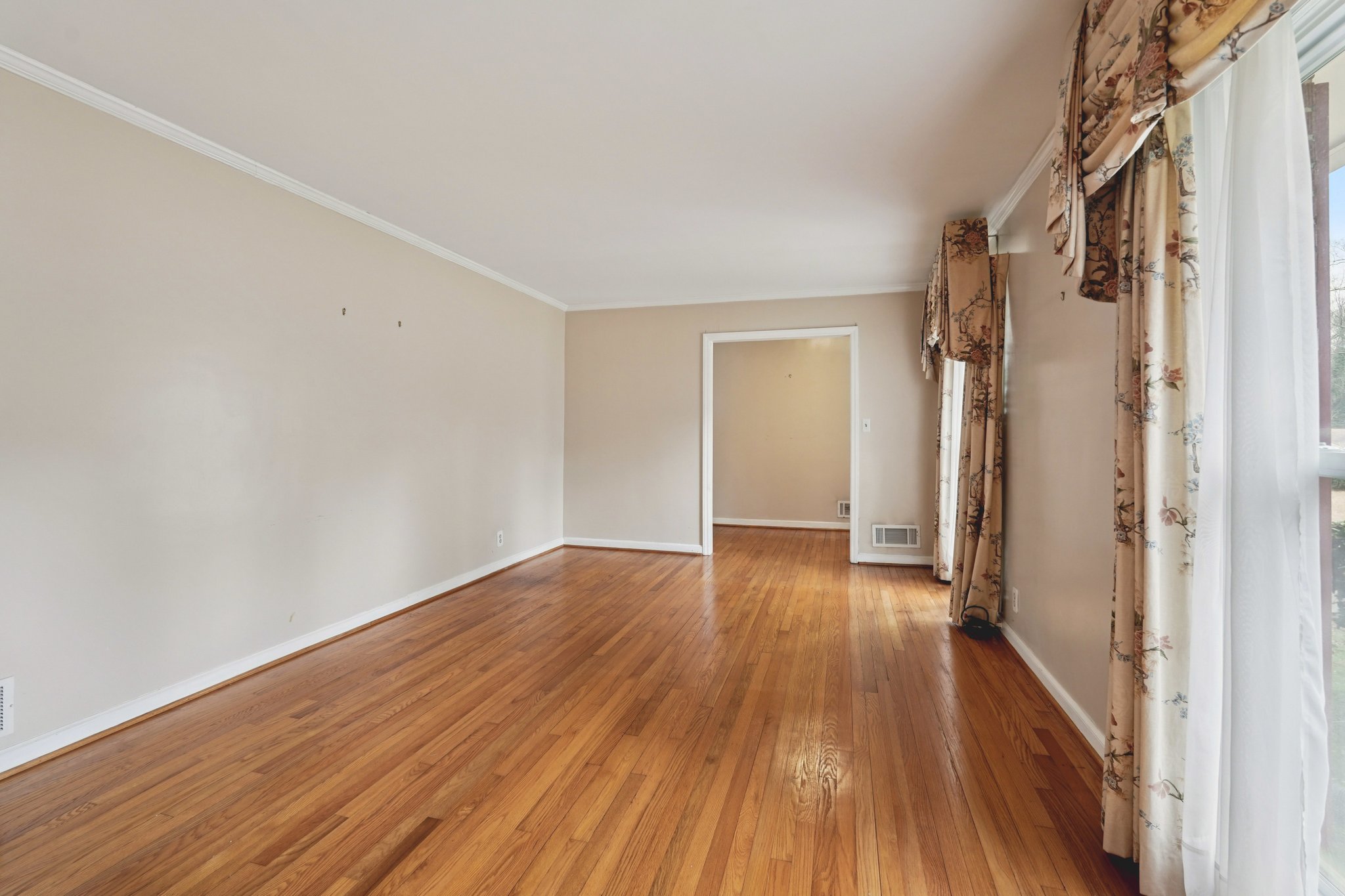 W Manor Ln-S0301-018.jpg