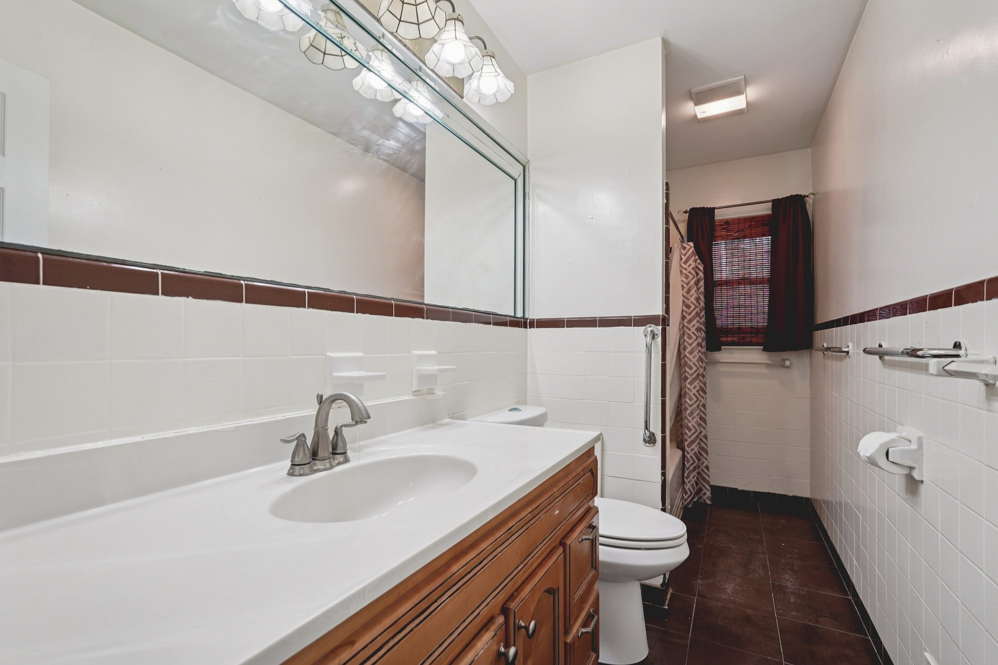 W Manor Ln-S0301-025.jpg