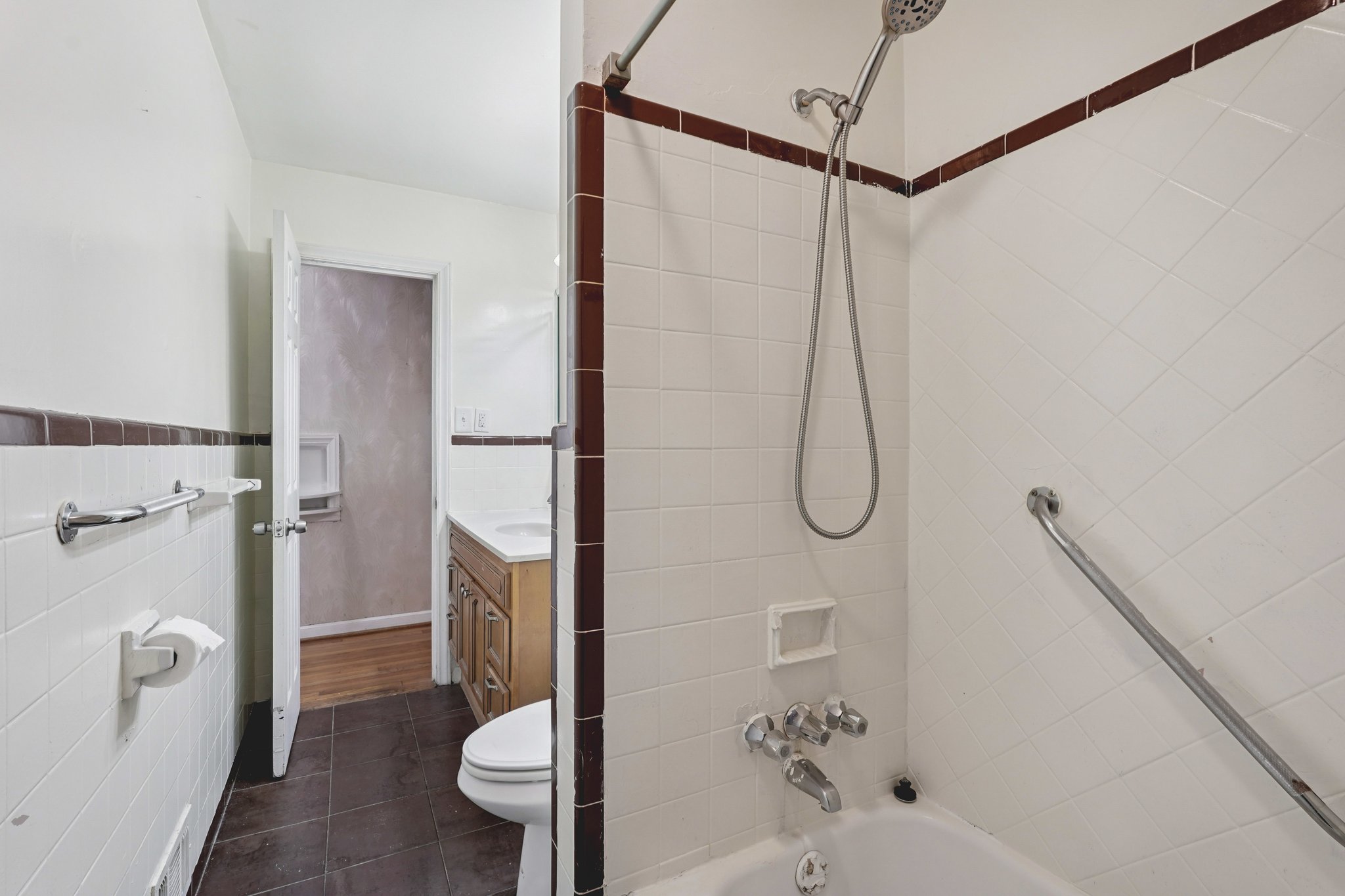 W Manor Ln-S0301-027.jpg