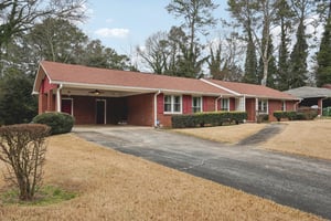 W Manor Ln-S0301-004.jpg