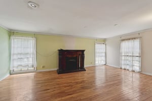 W Manor Ln-S0301-007.jpg