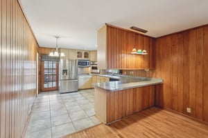 W Manor Ln-S0301-013.jpg