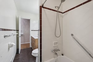 W Manor Ln-S0301-027.jpg