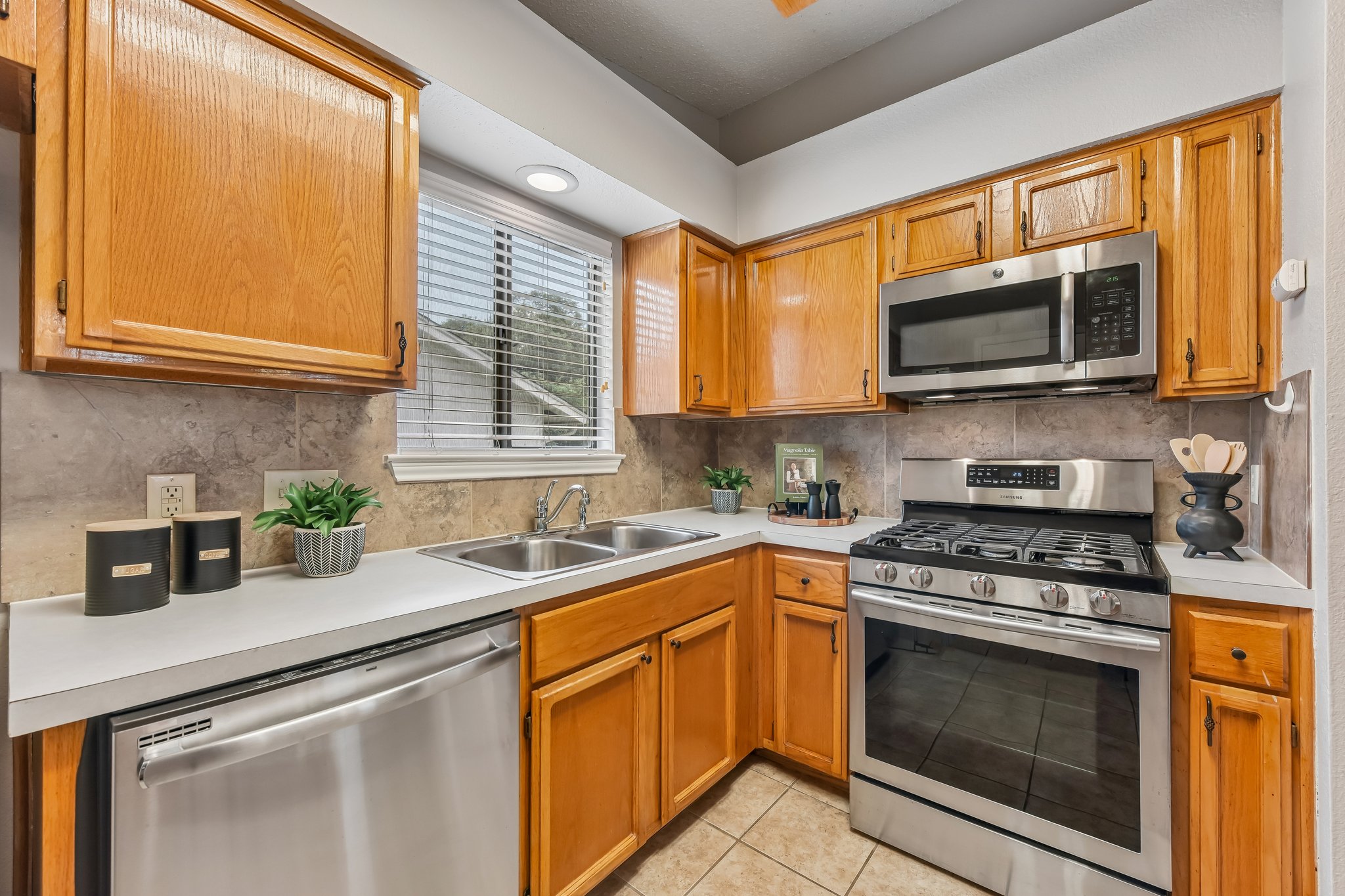 Larkspur Way-S2805-012.jpg