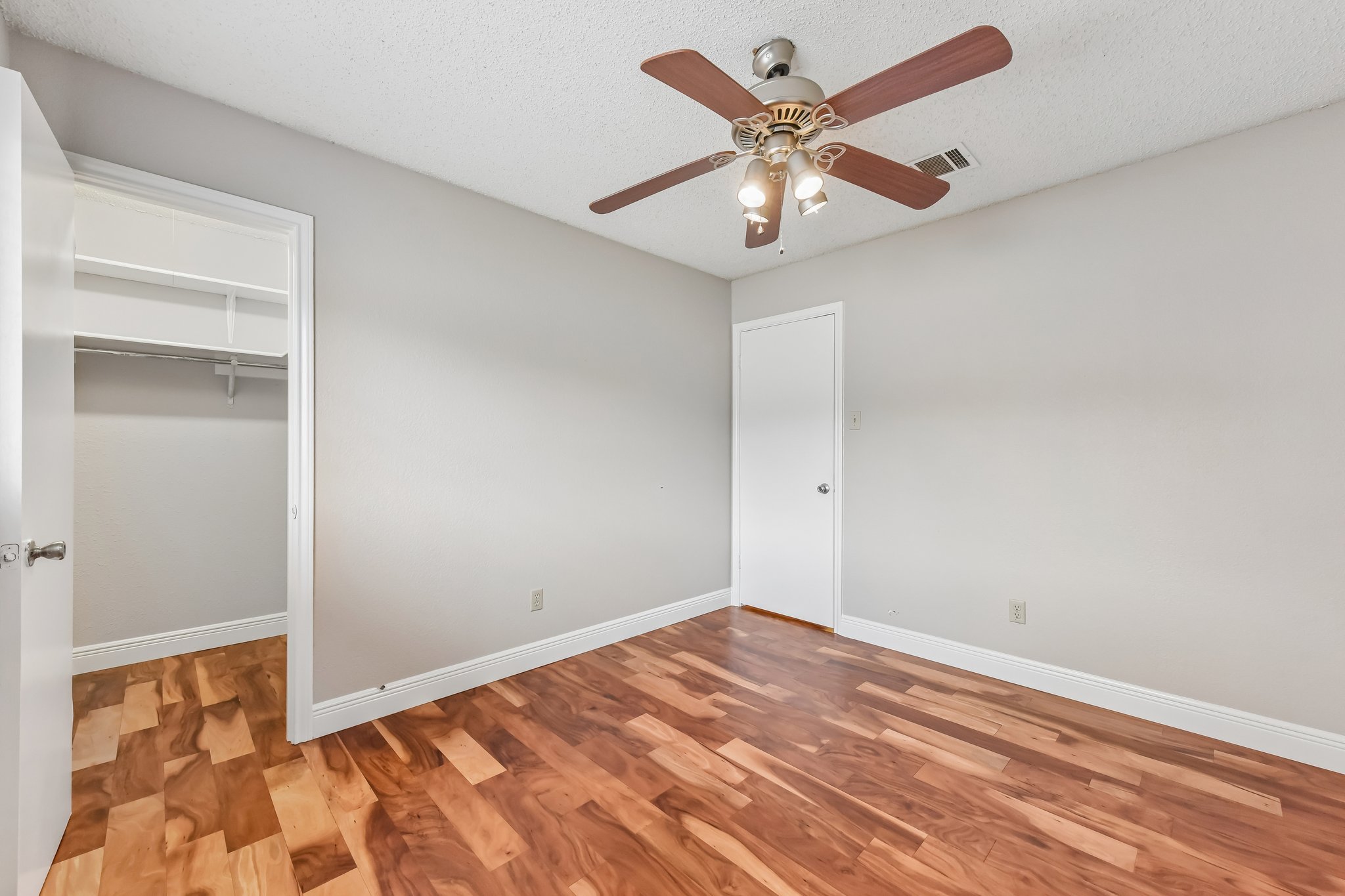 Larkspur Way-S2805-021.jpg