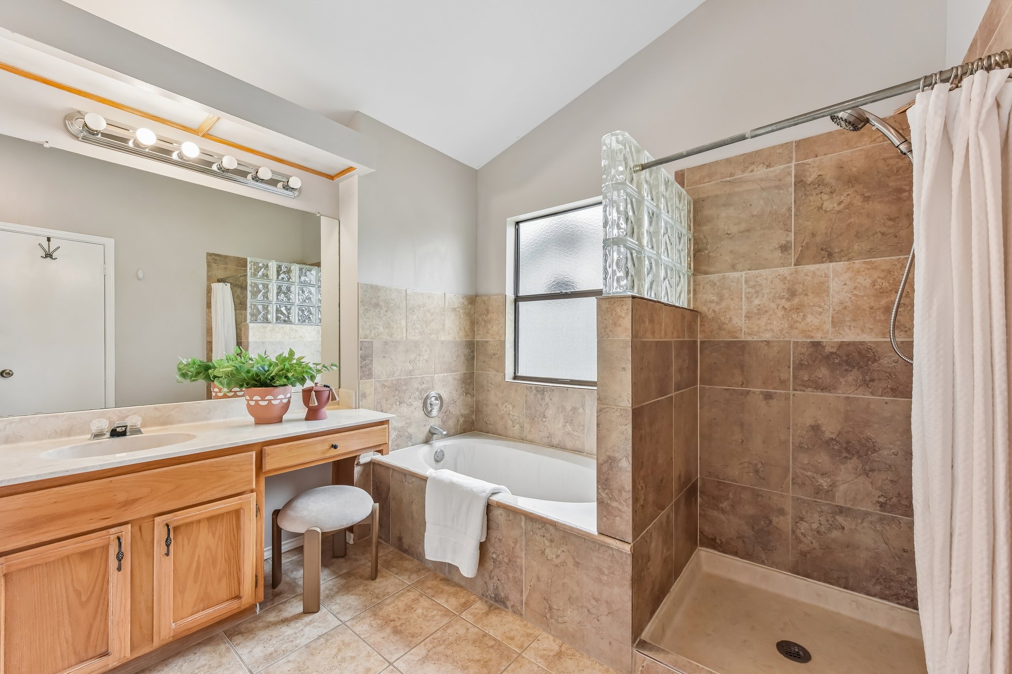 Larkspur Way-S2805-027.jpg