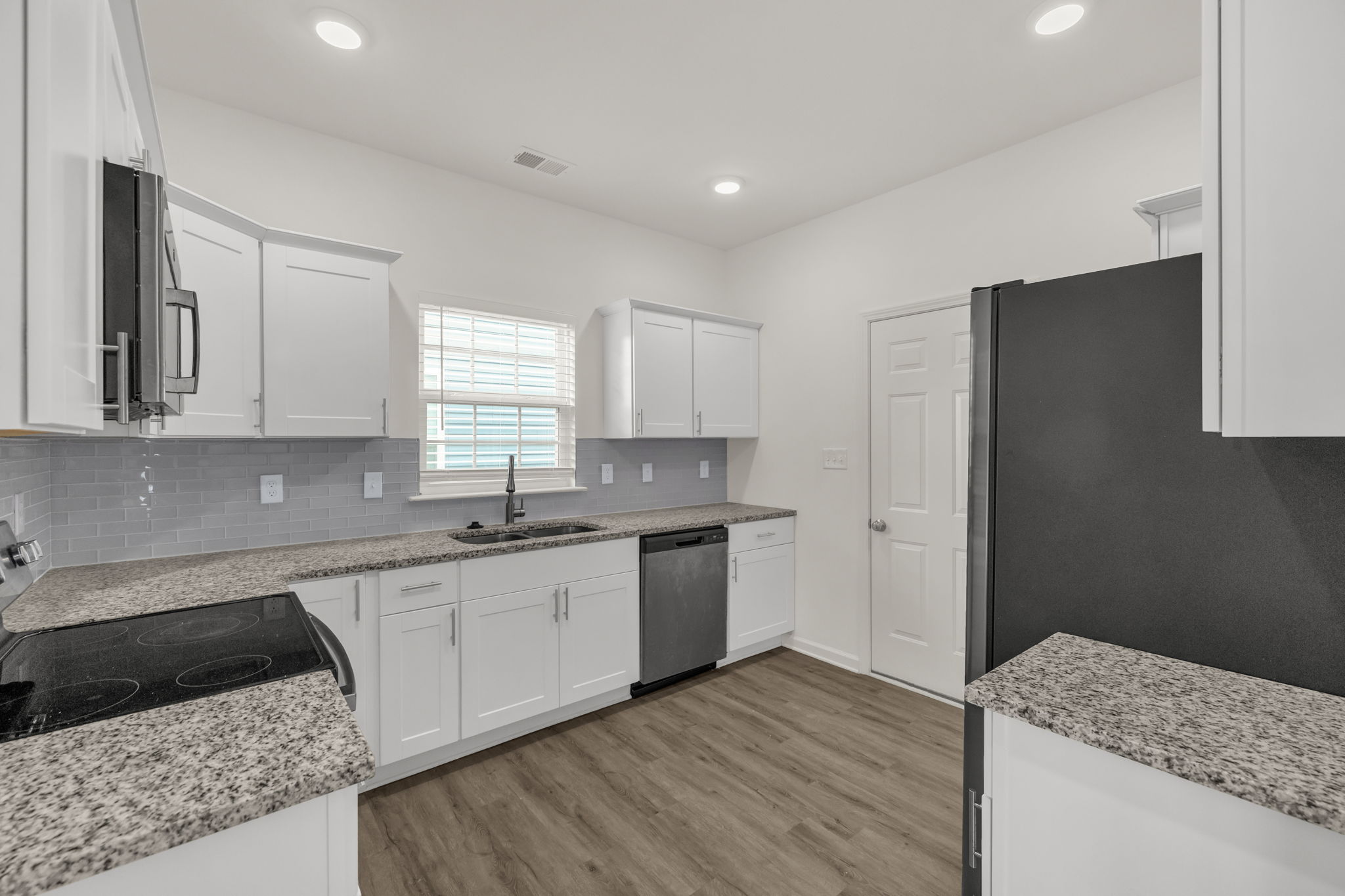 4808 Litlefield Wy-10