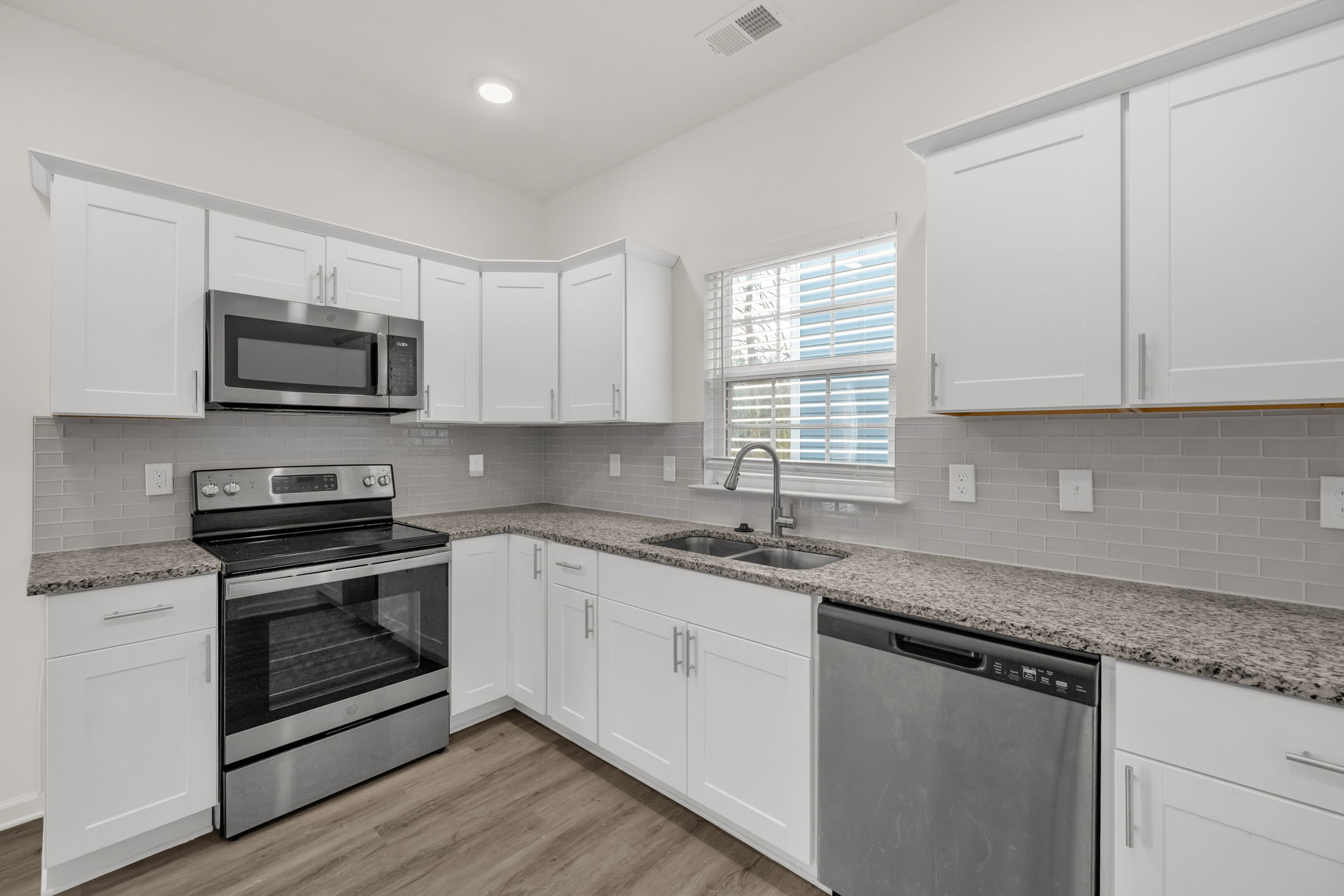 4808 Litlefield Wy-11