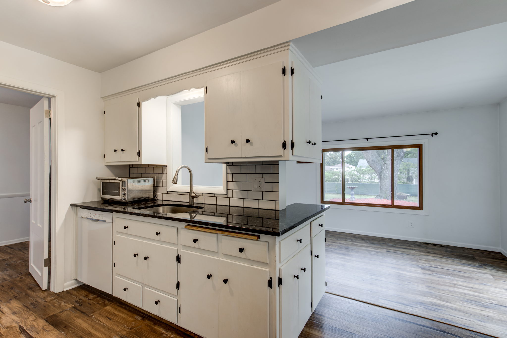 14 Kitchen