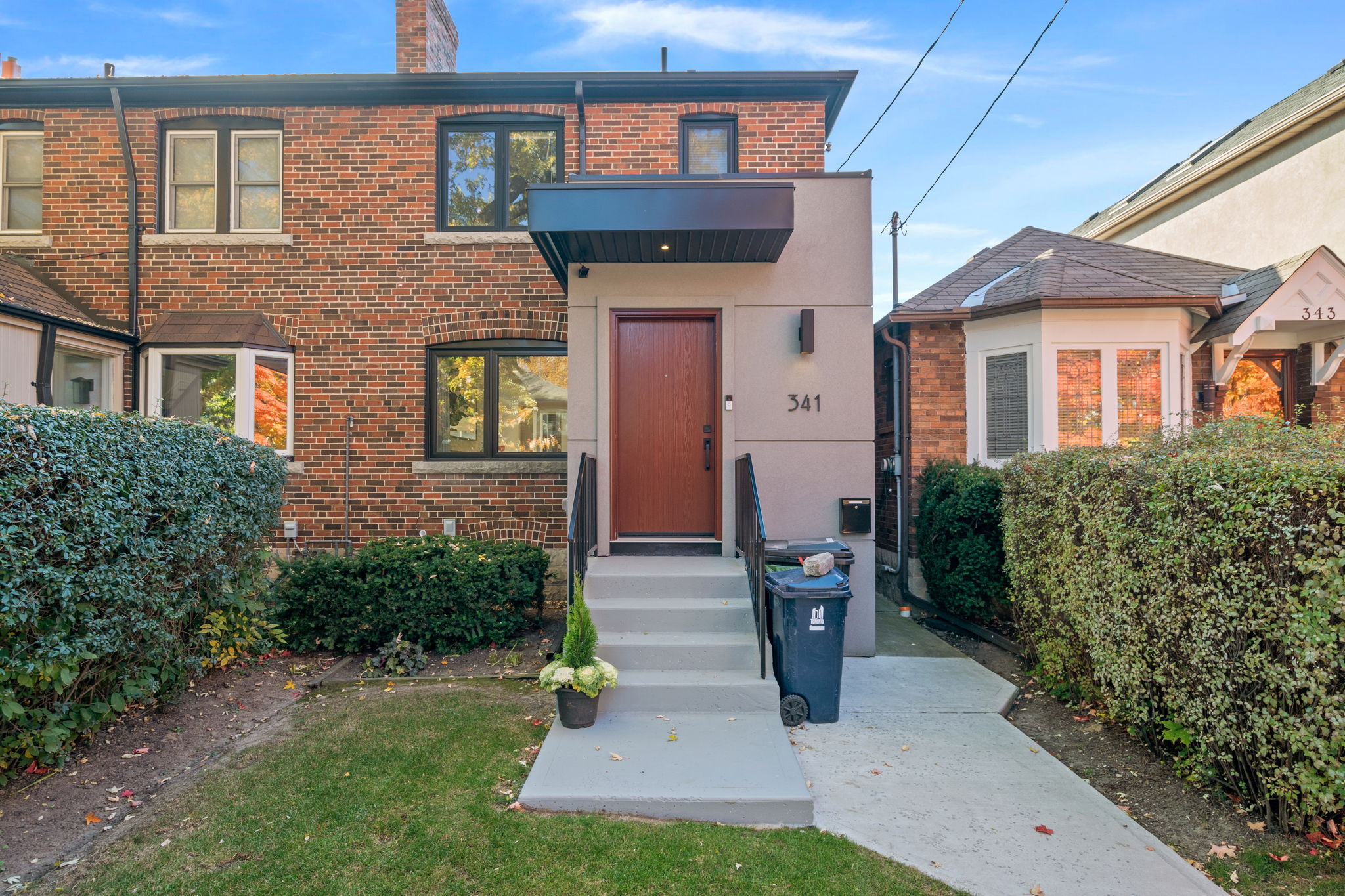 341 Woburn Ave Toronto, ON M5M 1L2