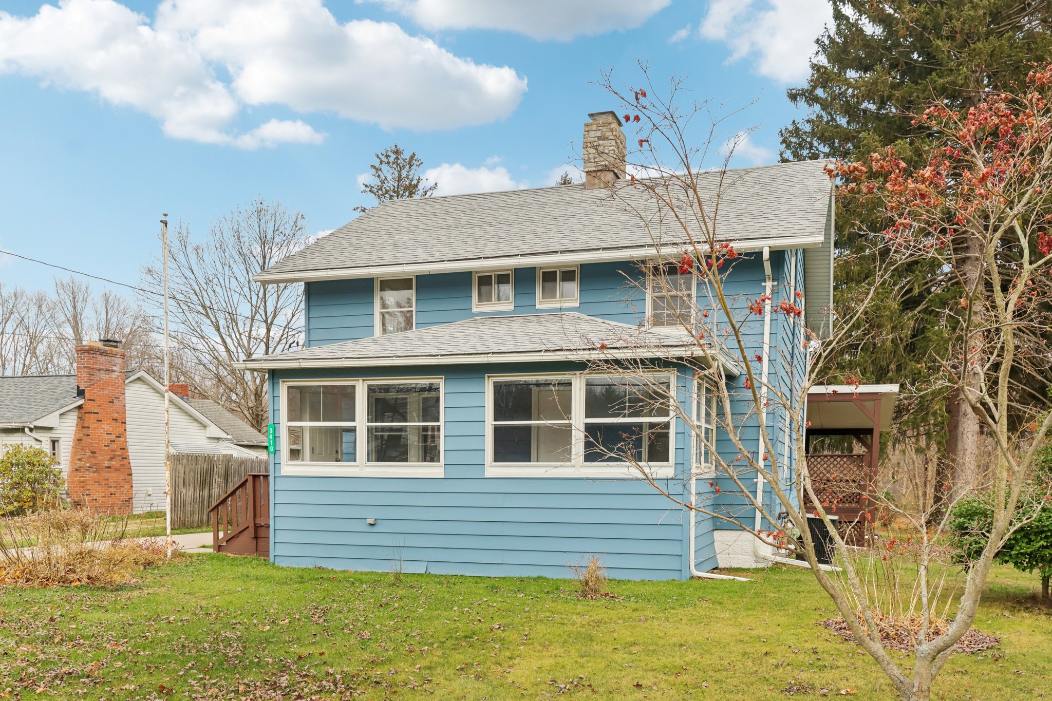 N Broadway-S2111-003.jpg