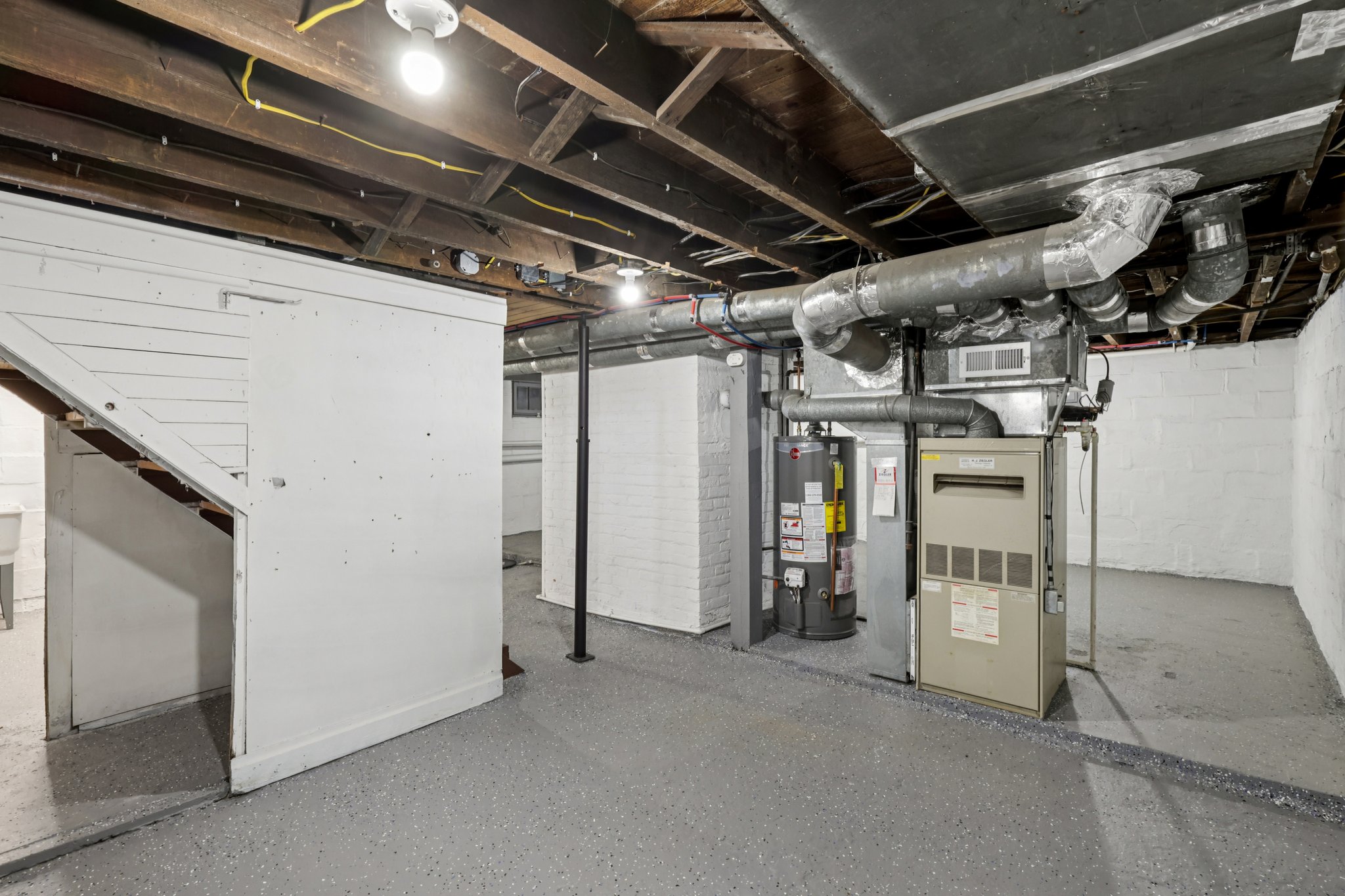 N Broadway-S2111-044.jpg