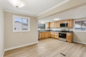 N Broadway-S2111-013.jpg