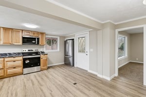 N Broadway-S2111-014.jpg