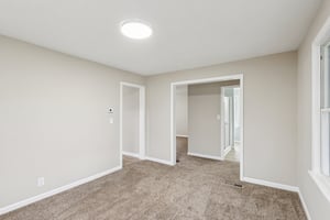 N Broadway-S2111-019.jpg