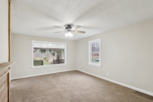 N Broadway-S2111-023.jpg