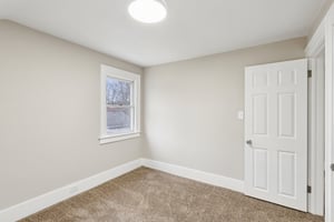 N Broadway-S2111-027.jpg