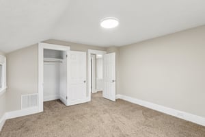 N Broadway-S2111-030.jpg