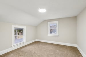 N Broadway-S2111-032.jpg