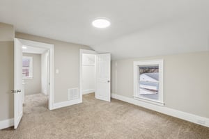 N Broadway-S2111-033.jpg