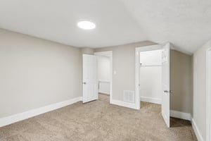 N Broadway-S2111-034.jpg