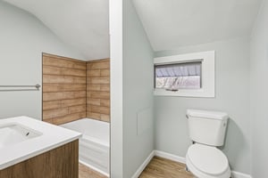 N Broadway-S2111-037.jpg