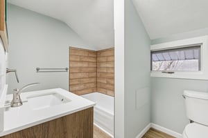 N Broadway-S2111-038.jpg