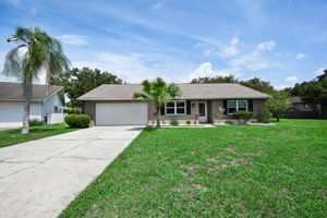 Front Exterior5