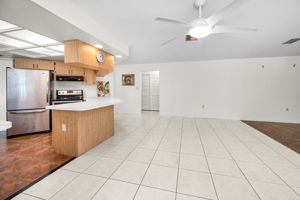 Kitchen Eat-in Area1